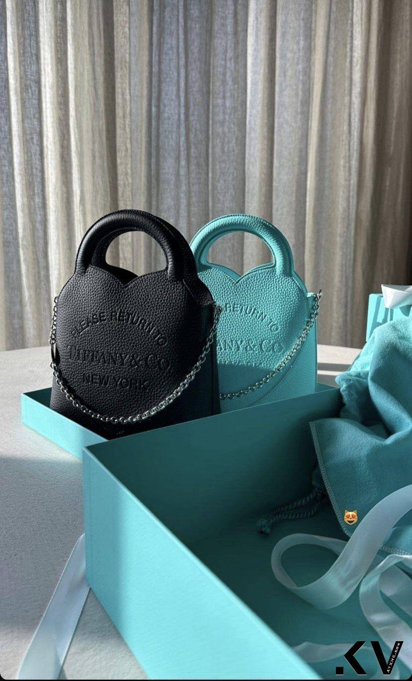 ROSÉ开门乐收41万Tiffany礼物　可爱心型包中国台湾买得到 时尚穿搭 图3张